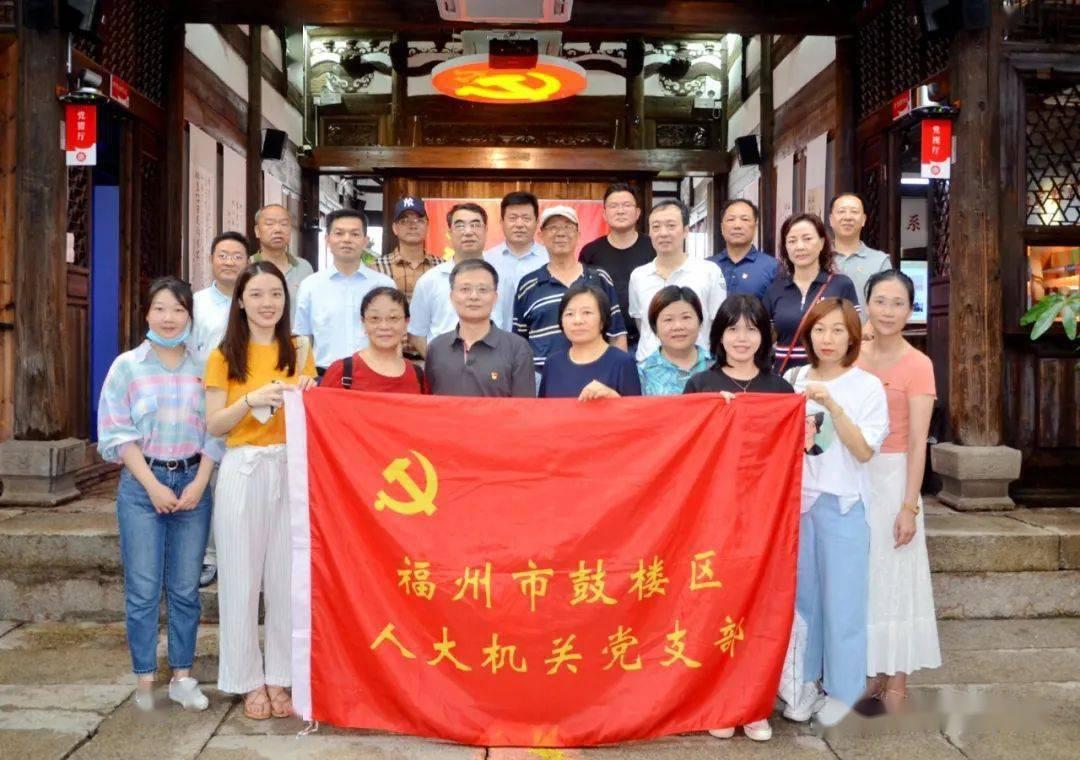滚动的奶酪